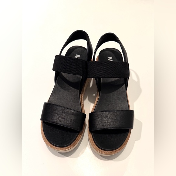 MIA Black Platform Sandals Elastic Straps Chunky Sole Size 7 EUC - Picture 2 of 6